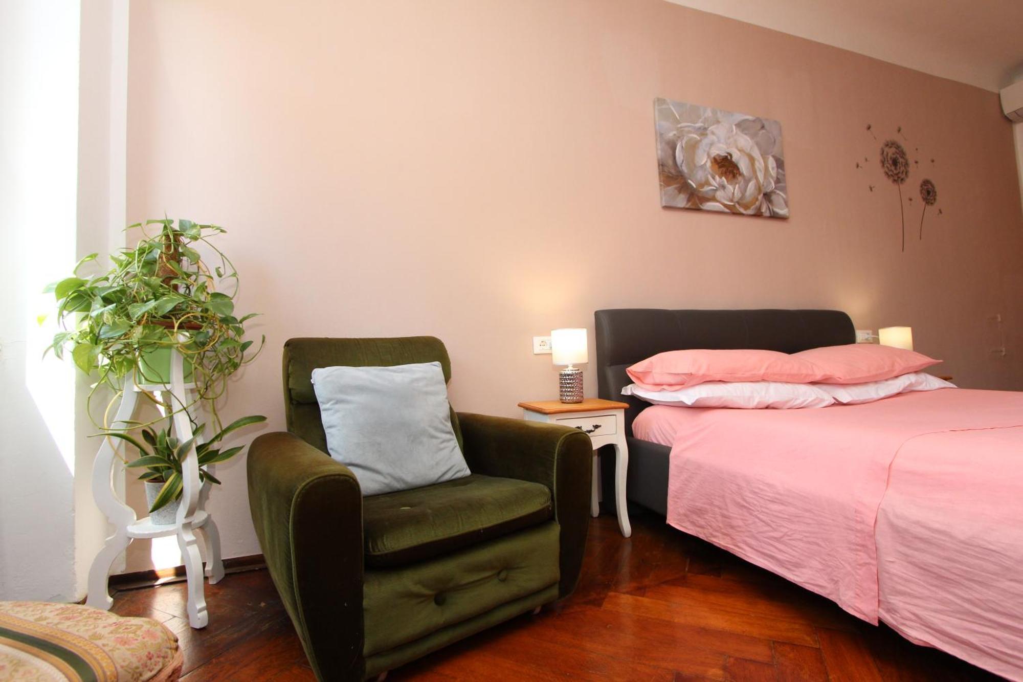 Guest House Barocco Ровинь Экстерьер фото